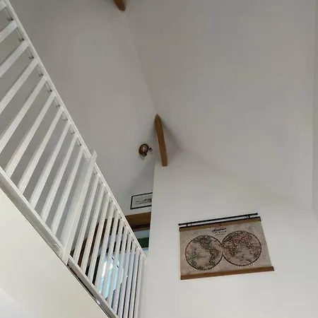 De La Lanterne